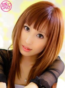 かなみ芽梨❤貧乳だけど剛毛マ○コの新人ちゃん、デビュー初セックス！大きな瞳の剛毛ちゃんマ○コを奥まで激しくピストン。ソファの上で騎乗位突上げ＆対面ピストン。バックでスレンダーボディをたっぷり突いて、正常位ピストンで最後は胸射！ かなみ芽梨|td034dv01160-評価4.00