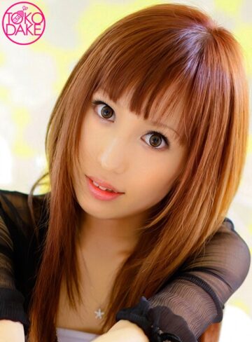 かなみ芽梨❤貧乳だけど剛毛マ○コの新人ちゃん、デビュー初セックス！大きな瞳の剛毛ちゃんマ○コを奥まで激しくピストン。ソファの上で騎乗位突上げ＆対面ピストン。バックでスレンダーボディをたっぷり突いて、正常位ピストンで最後は胸射！ かなみ芽梨|td034dv01160-評価4.00